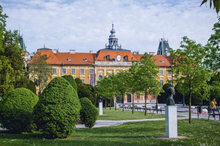 Park heroja